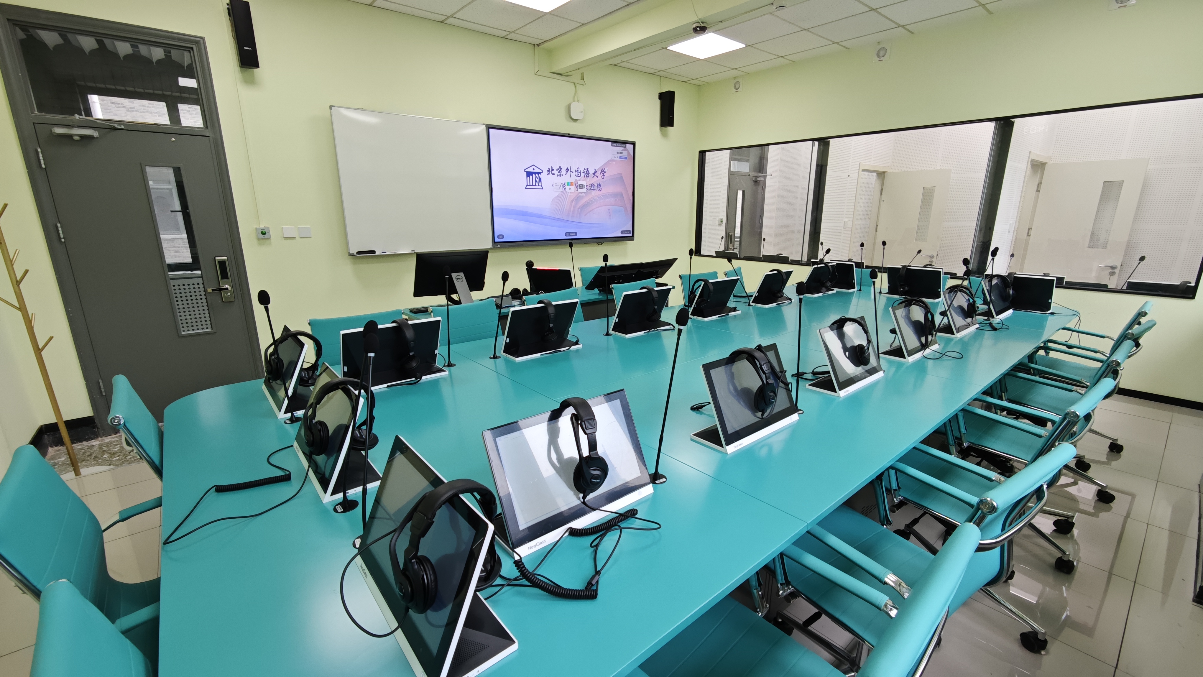 NewClass 案例展示——北京外国语大学“语言+AI”教学创新 NewClass 案例展示——北京外国语大学“语言+AI”教学创新